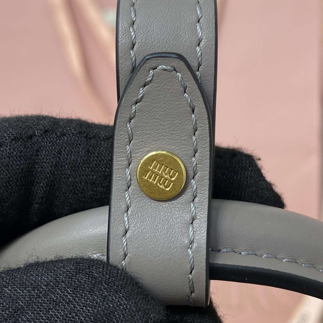 Miu Miu Arcadie leather bag 10.5x22x7.5cm