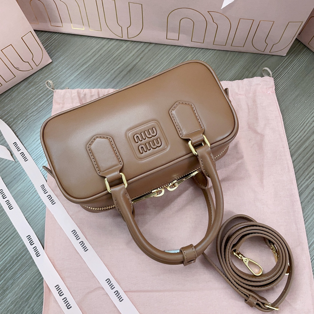 Miu Miu Arcadie leather bag 10.5x22x7.5cm