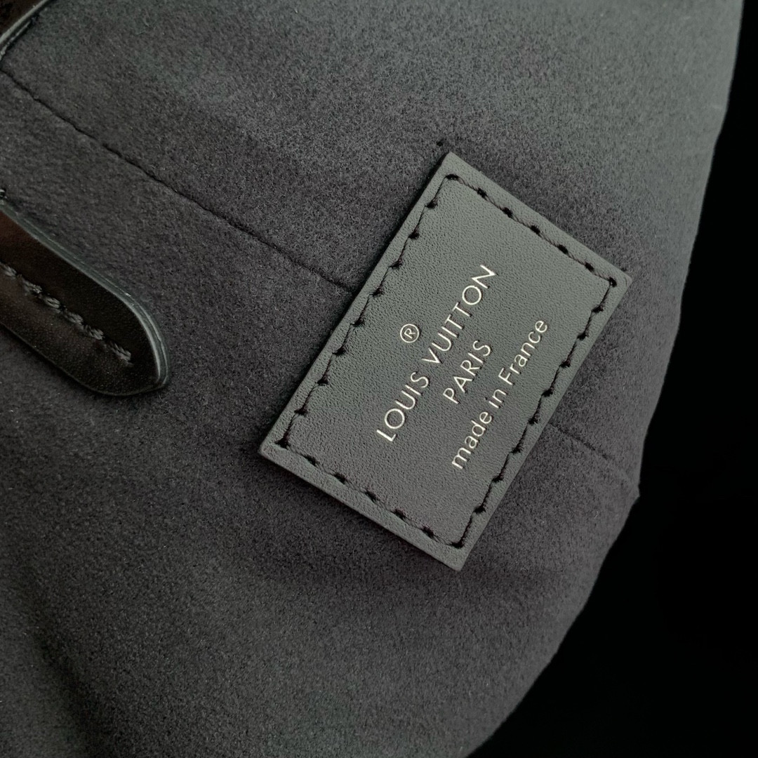 LV Noé Trunk PM M13484 23x27x8cm