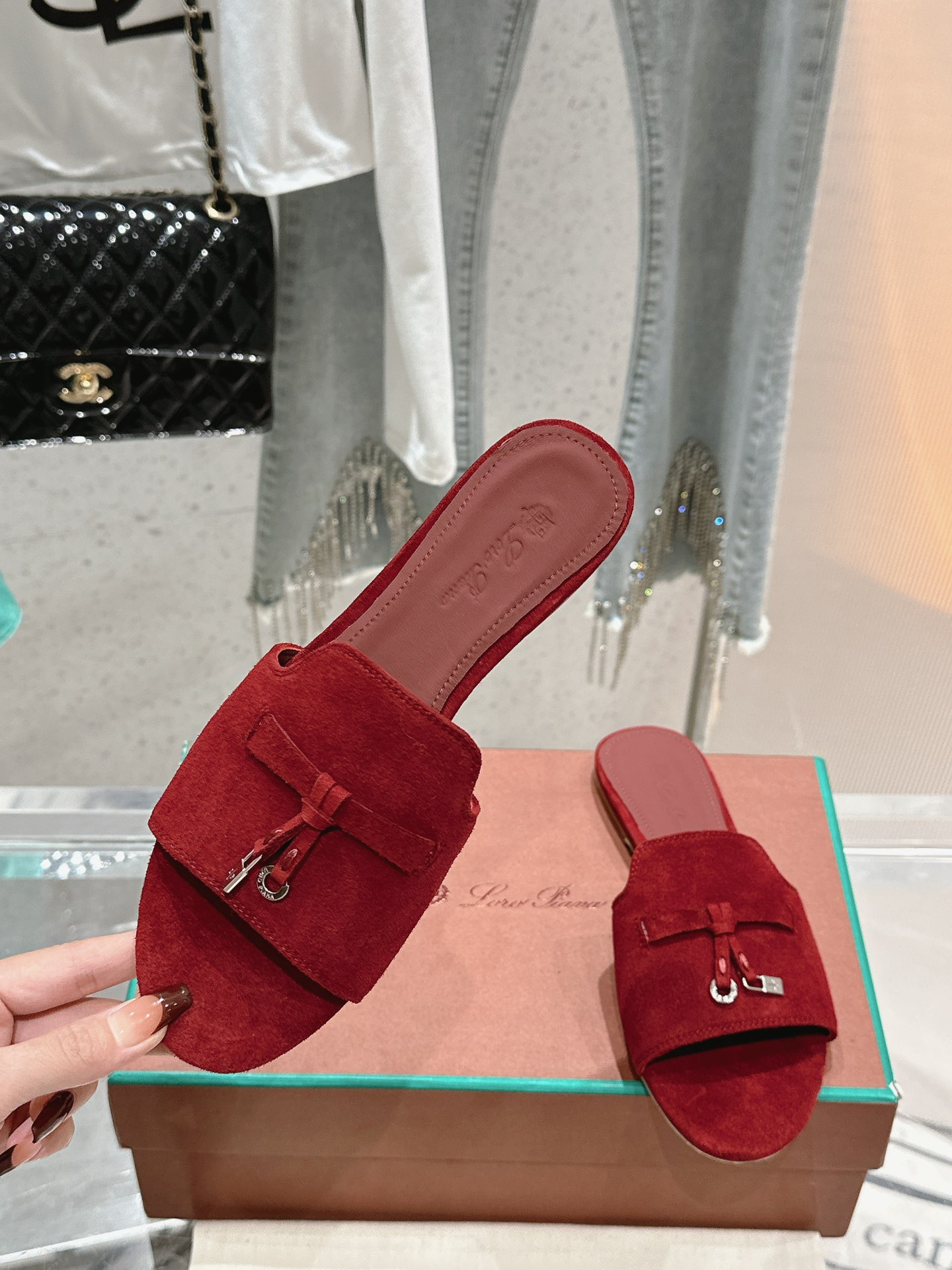 ua L**o p*ana summer charms sandal