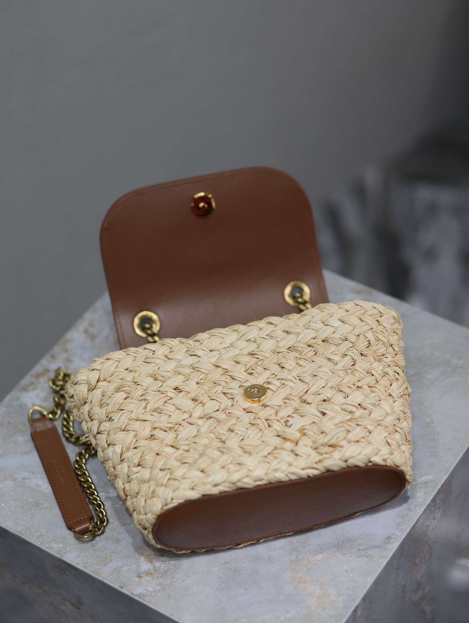 Y*L mini manon (raffiaaged vegetable tanned leather) 774269 23x12x6cm