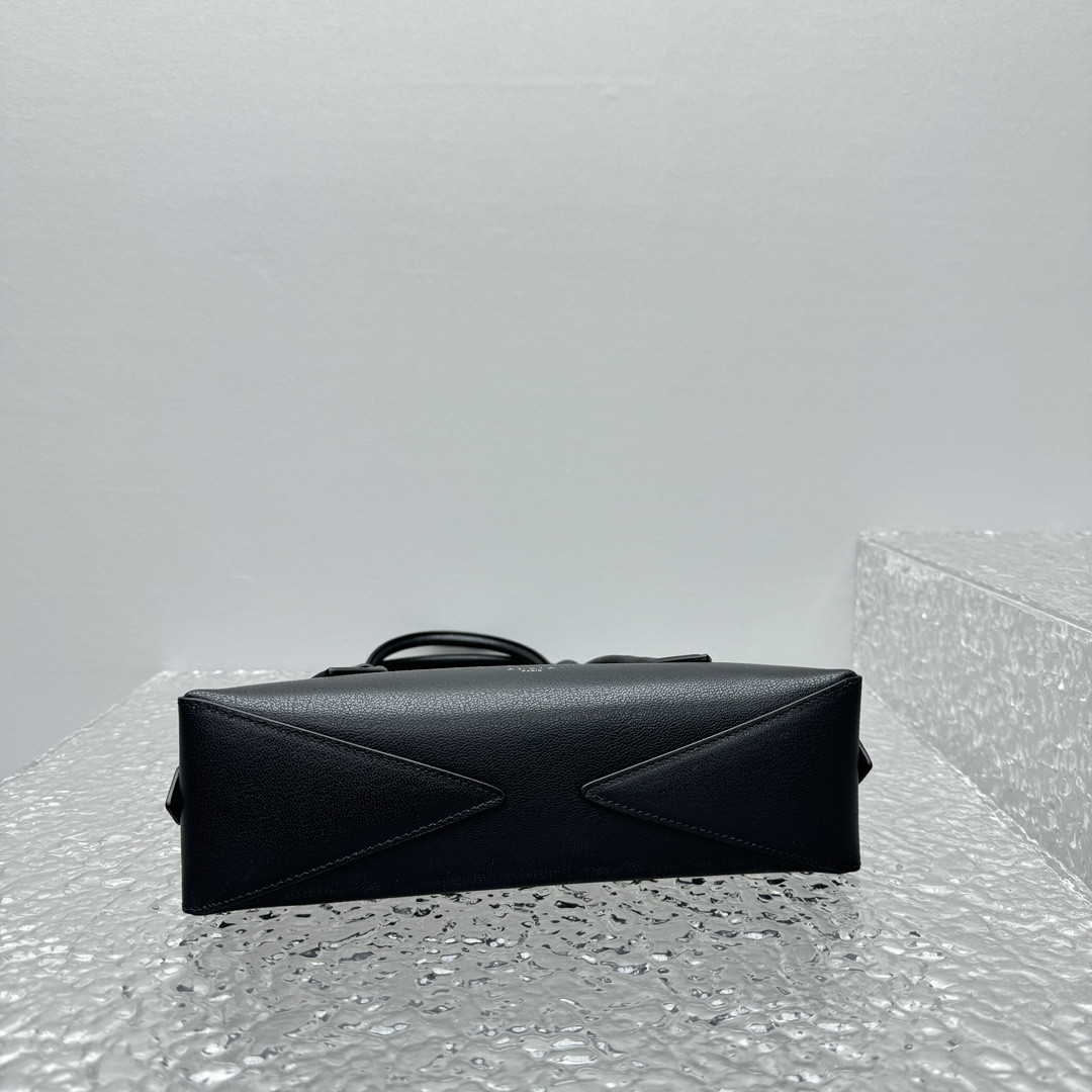 ALAÏA LE TECKEL SMALL BAG 27x9x8cm