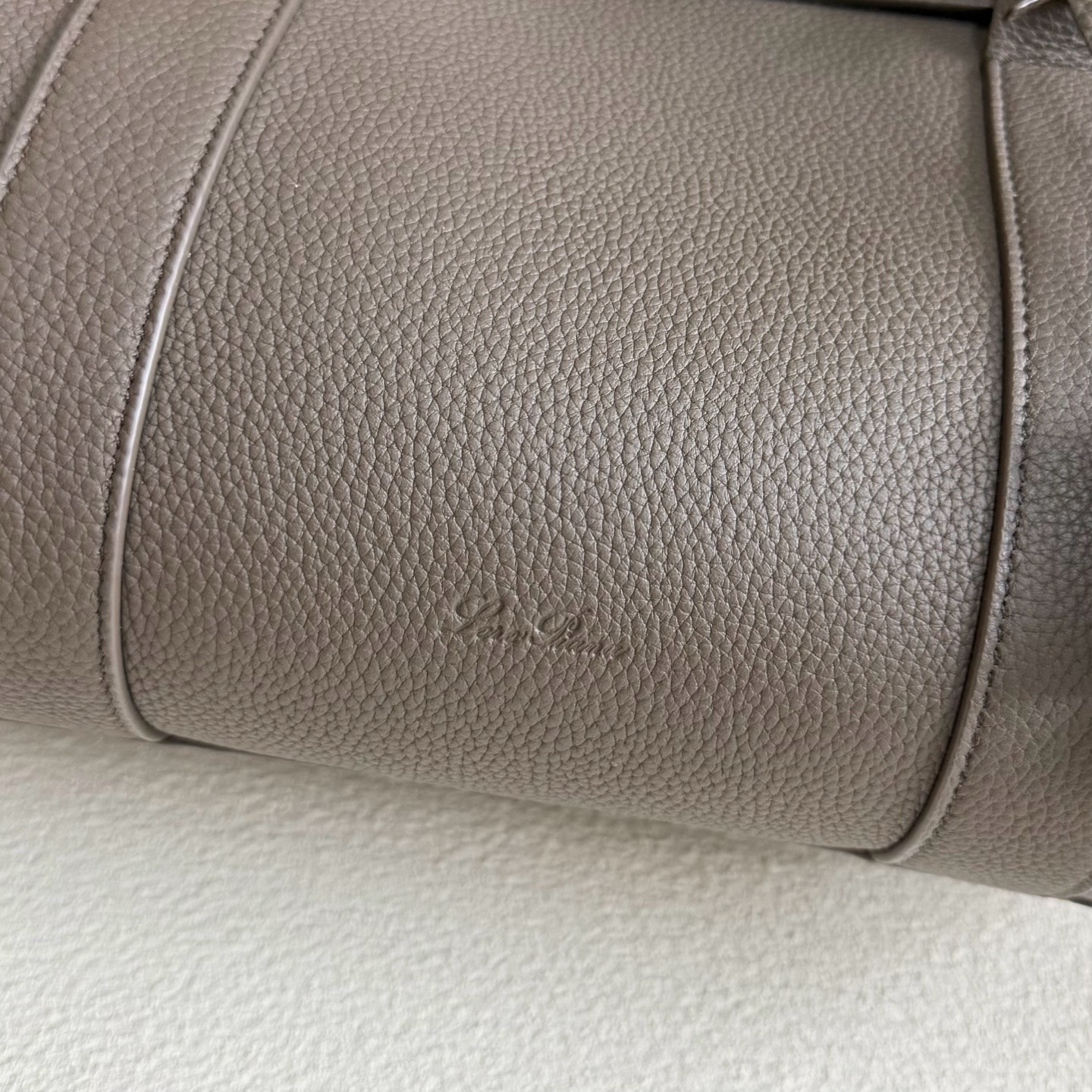 L**o p*ana loom l32 calfskin 33x23x18cm