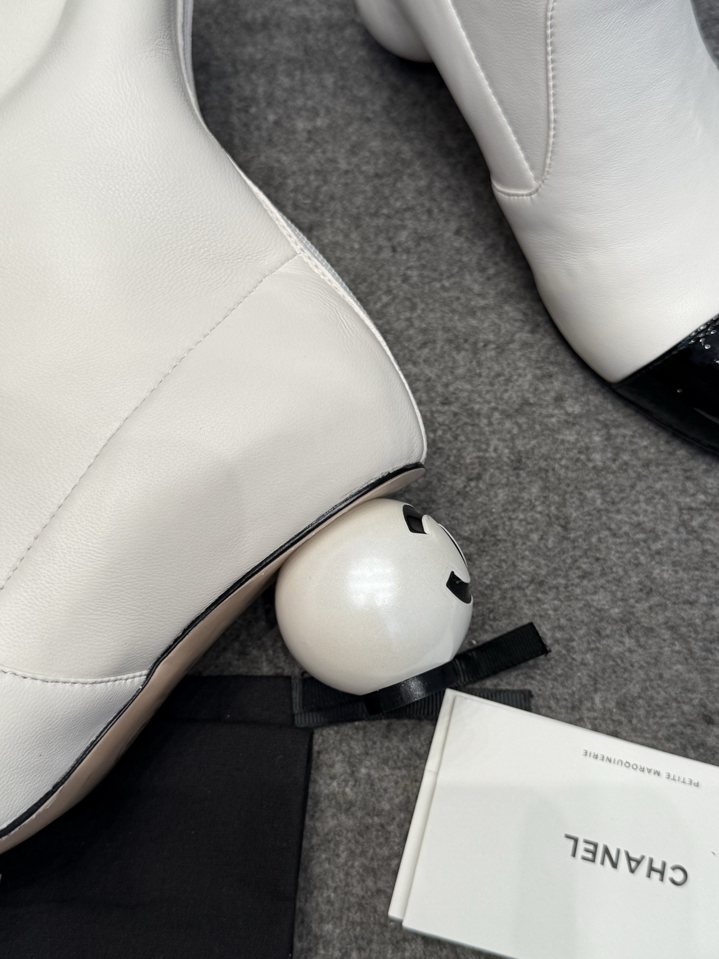 ua Ch*el mid-calf boots 6.5cm heel