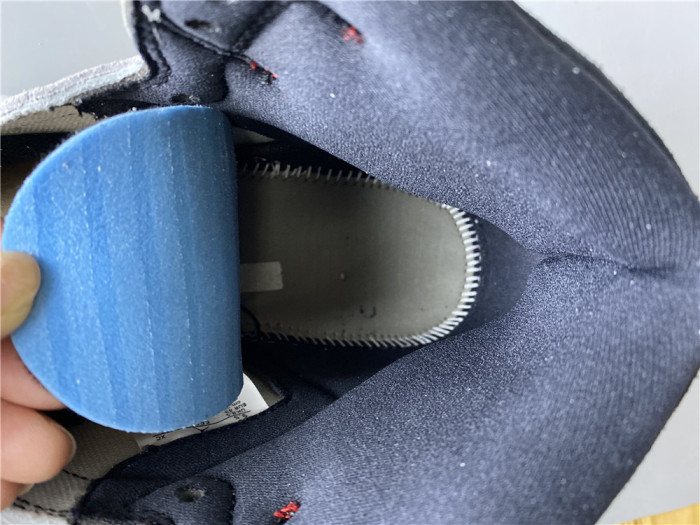 Air Jordan 1 High OG “Light Smoke Grey” 555088-126