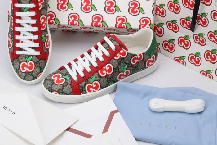 G*u*i low-top sneaker