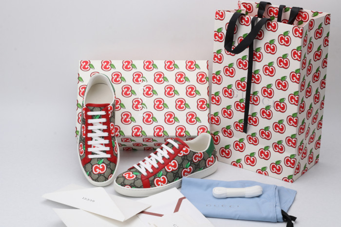 G*u*i low-top sneaker