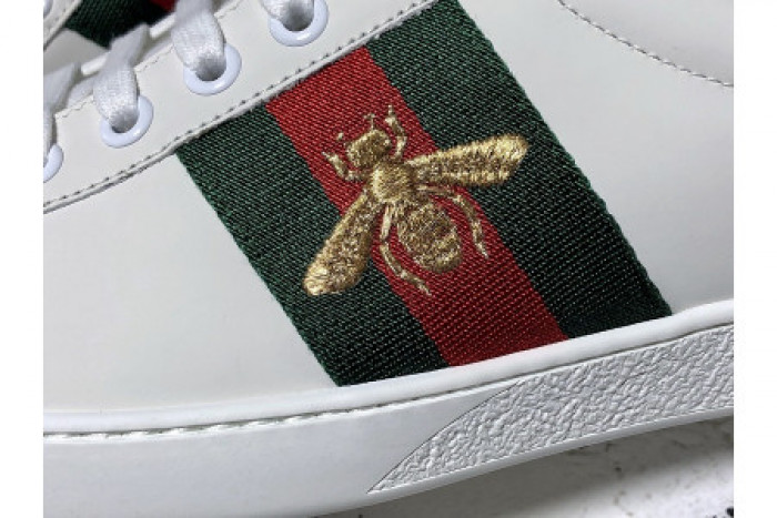 G*u*i ace embroidered low-top sneaker white with bee