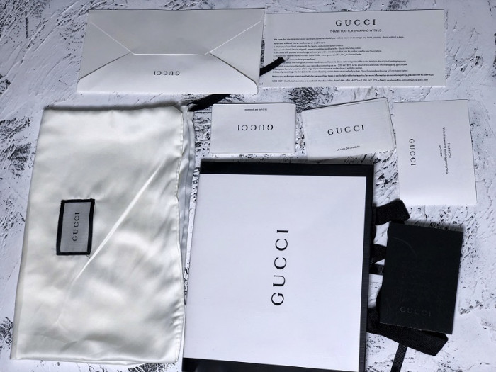 G*u*i rhyton leather sneaker with tigers 576050 drw00 9014