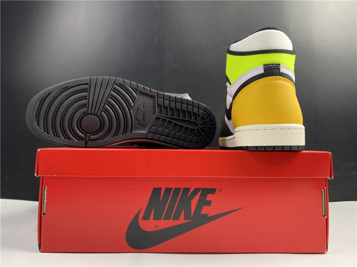 AIR JORDAN 1 RETRO HIGH OG ‘VOLT GOLD’ 555088-118