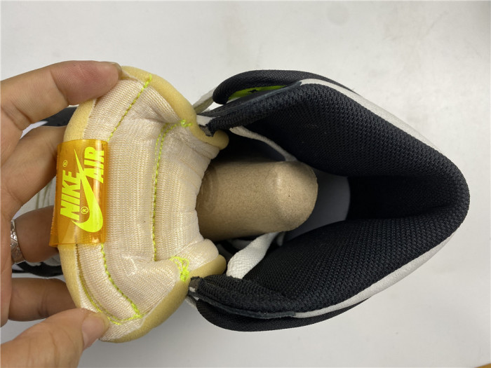 AIR JORDAN 1 RETRO HIGH OG ‘VOLT GOLD’ 555088-118