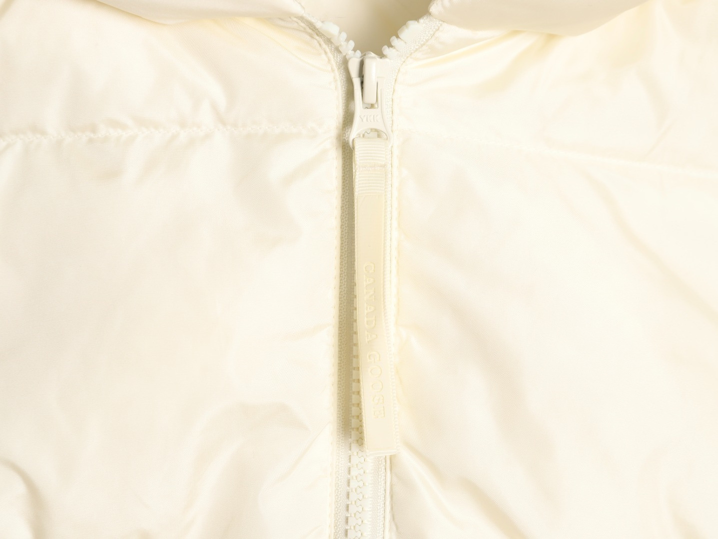 Can*a G00se Short Puffer jacket