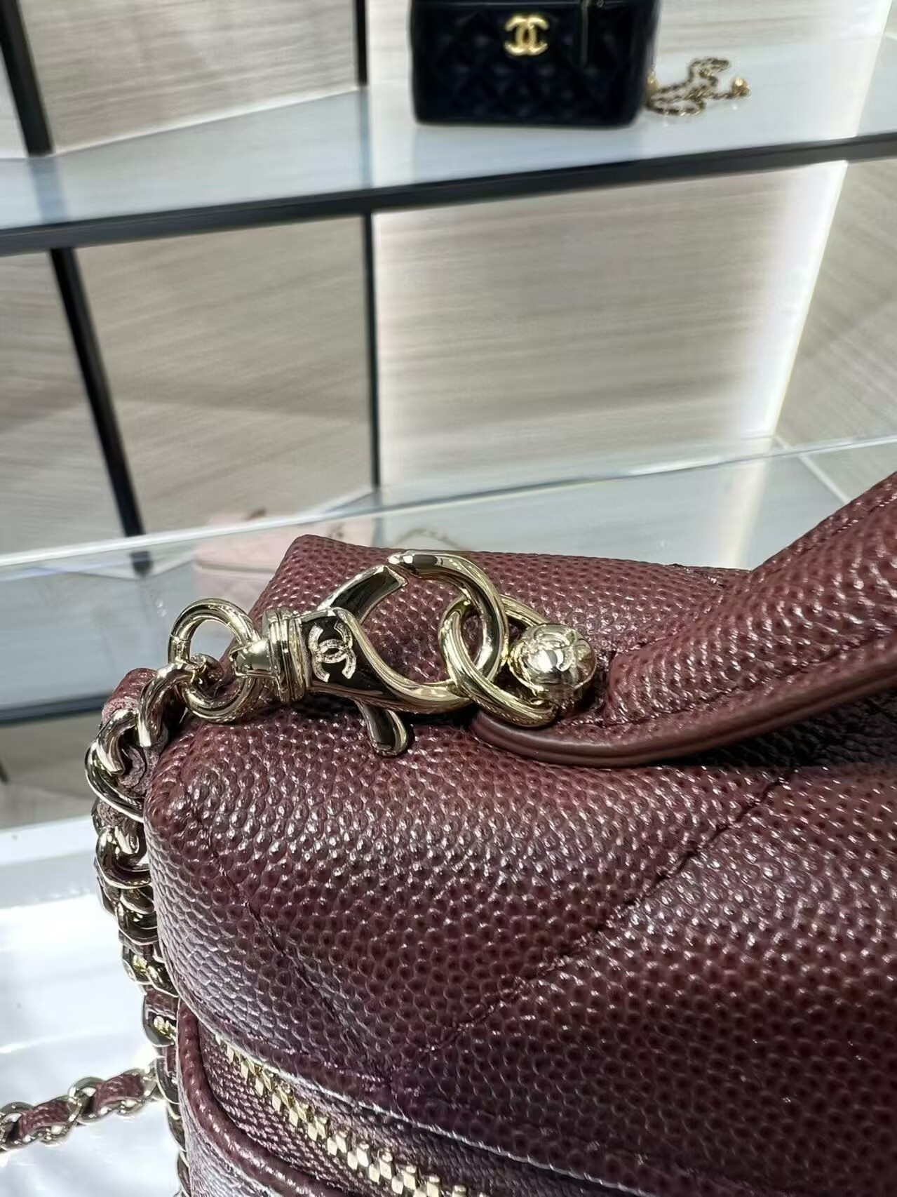 Ch**el Vanity With Chain AP4936 19.5x17x5cm