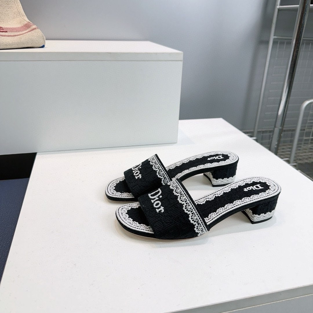 UA D10ramour D10r Dentelle Heeled Slide