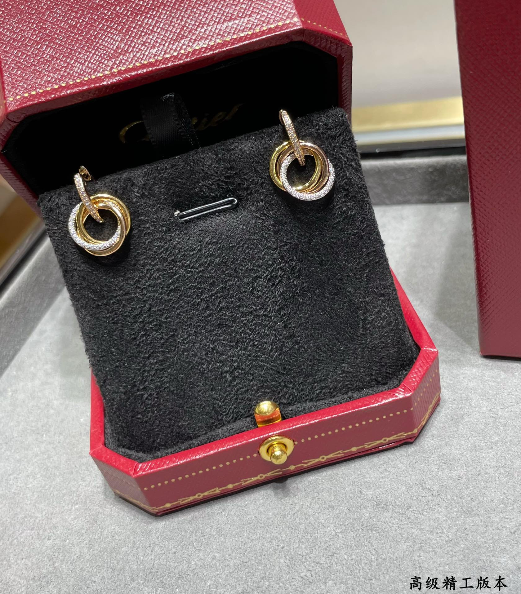 Ca*t1er Small size triple-ring D1am0nd Earrings