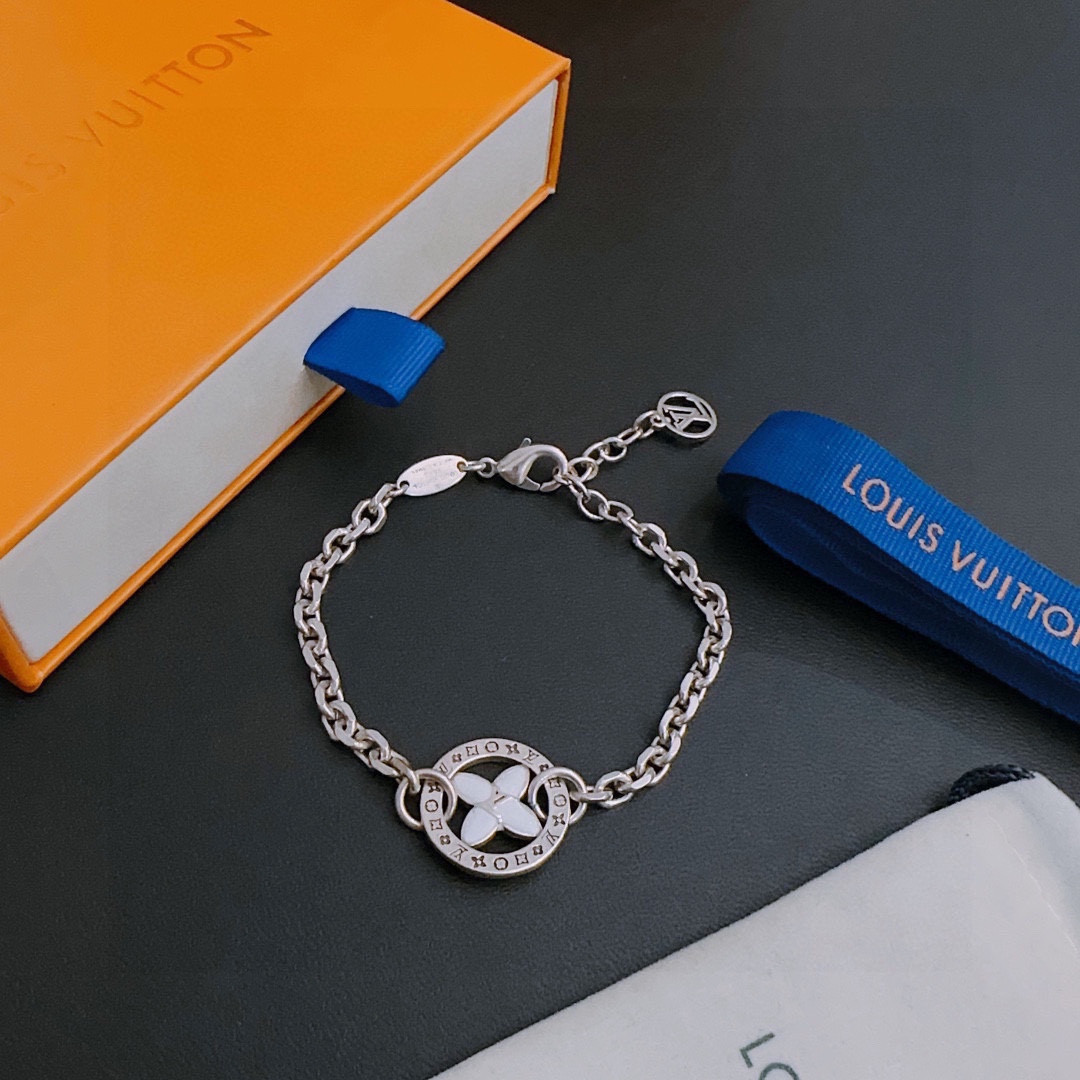 L0vis Vvtt0n Bracelet