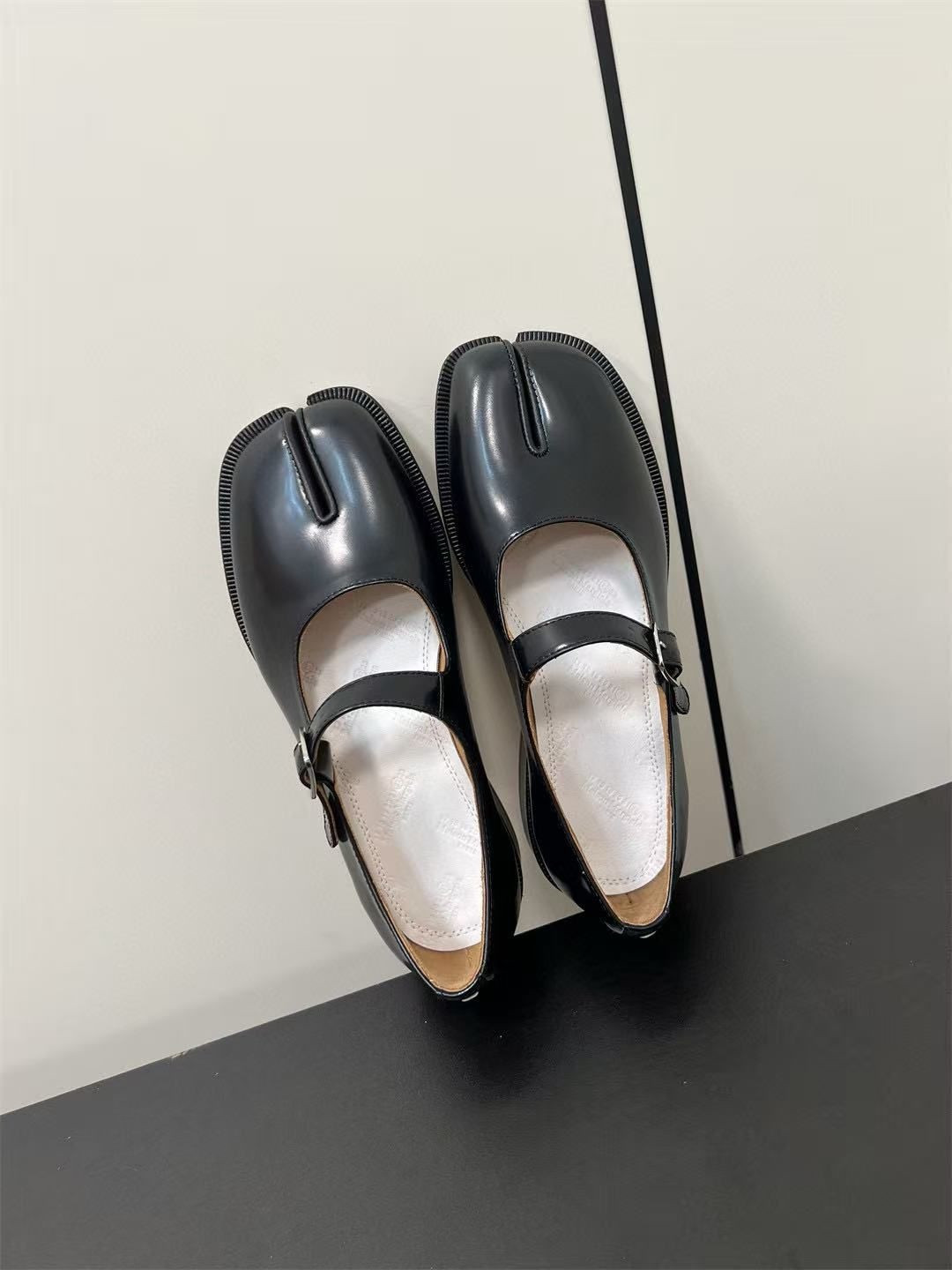 UA Ma1s0n Marg*e1a Mary Jane Shoes