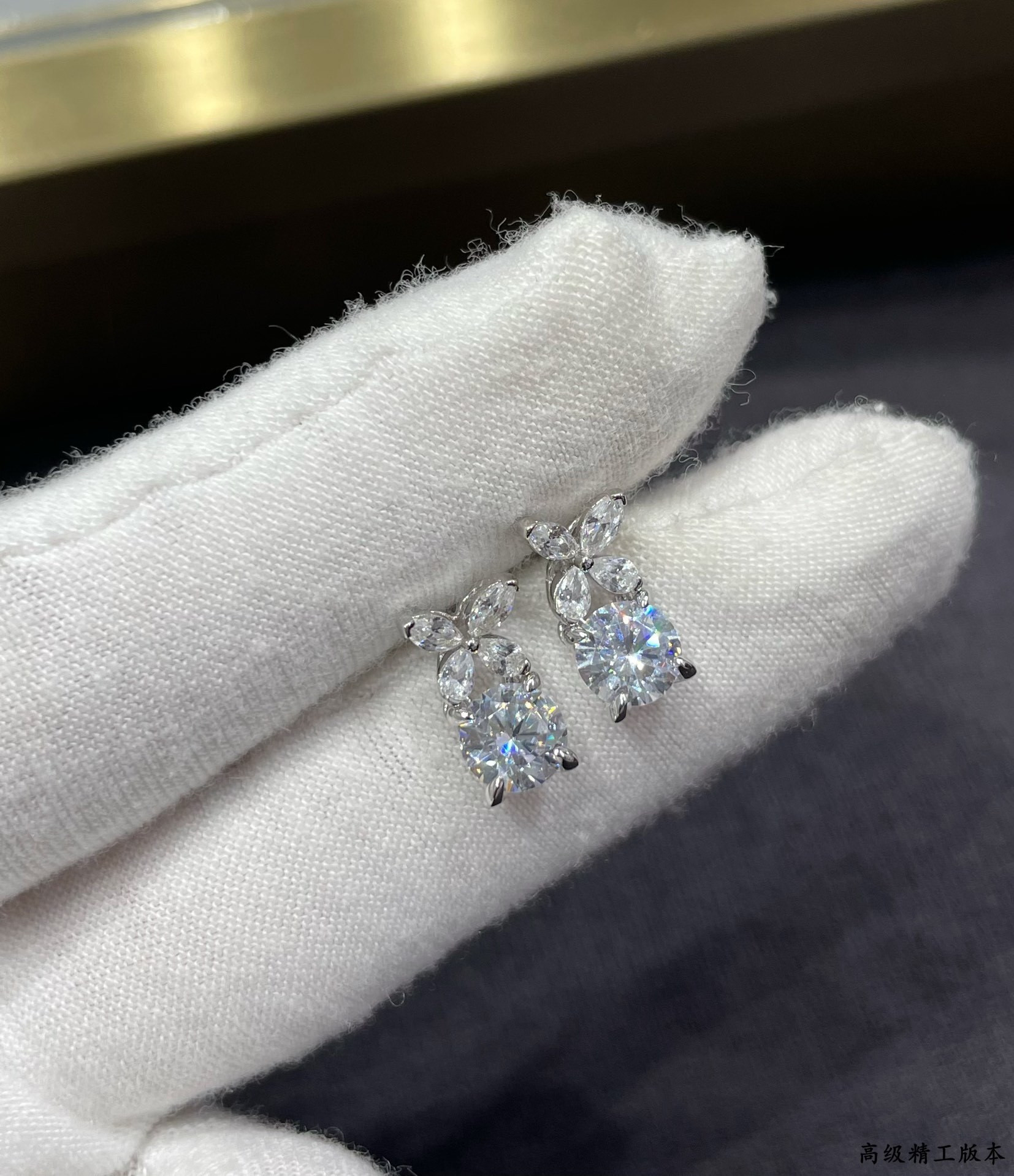 Graff D1am0nd-encrusted Butterfly Stud Earrings