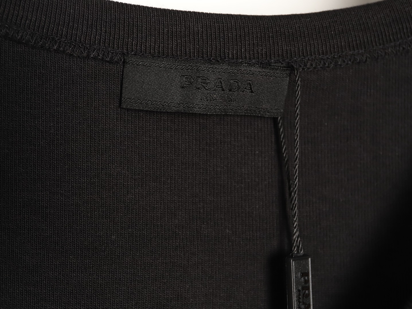 Pra*a vest