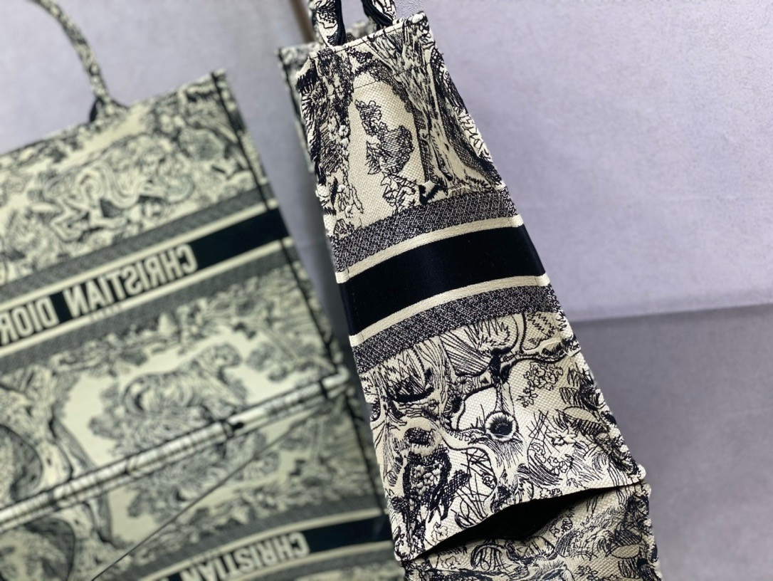 LARGE D10r BOOK TOTE Ecru and Blue Toile de Jouy Embroidery 16.5 x 14 x 7.5 inches