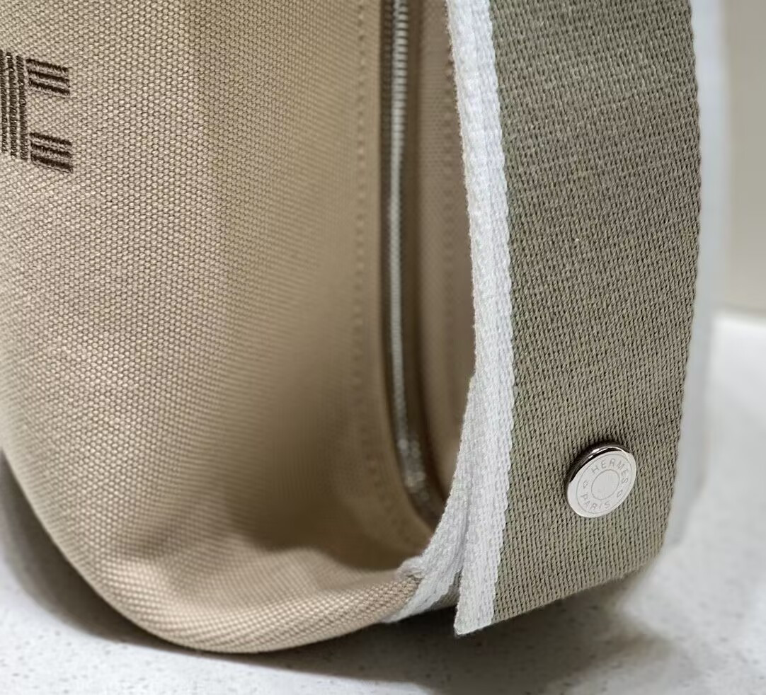 H**me5 Canvas Bride-A-Brac Case Toiletry Pouch