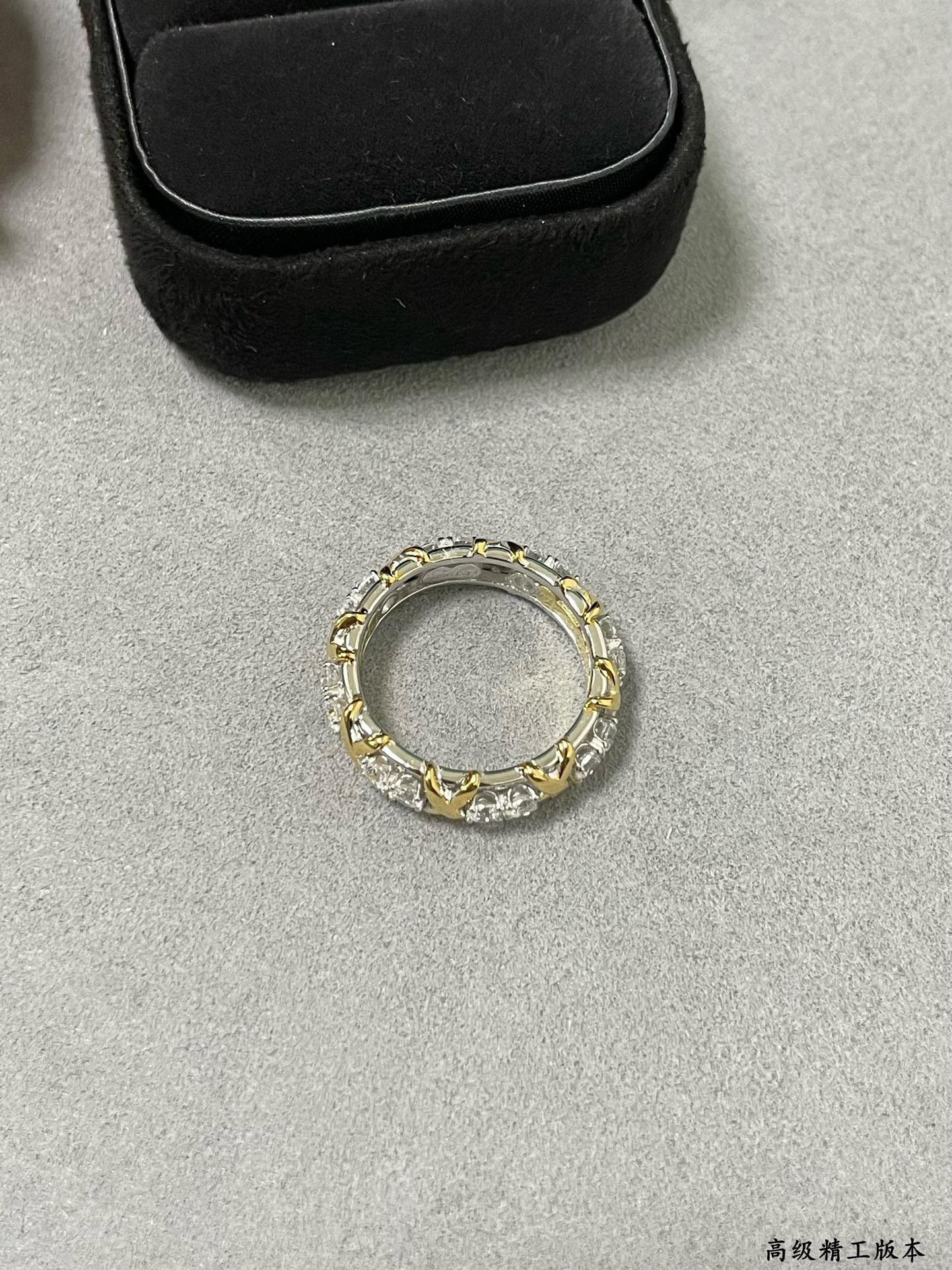 T*f*ny & Co. Crossed Double Tone Ring