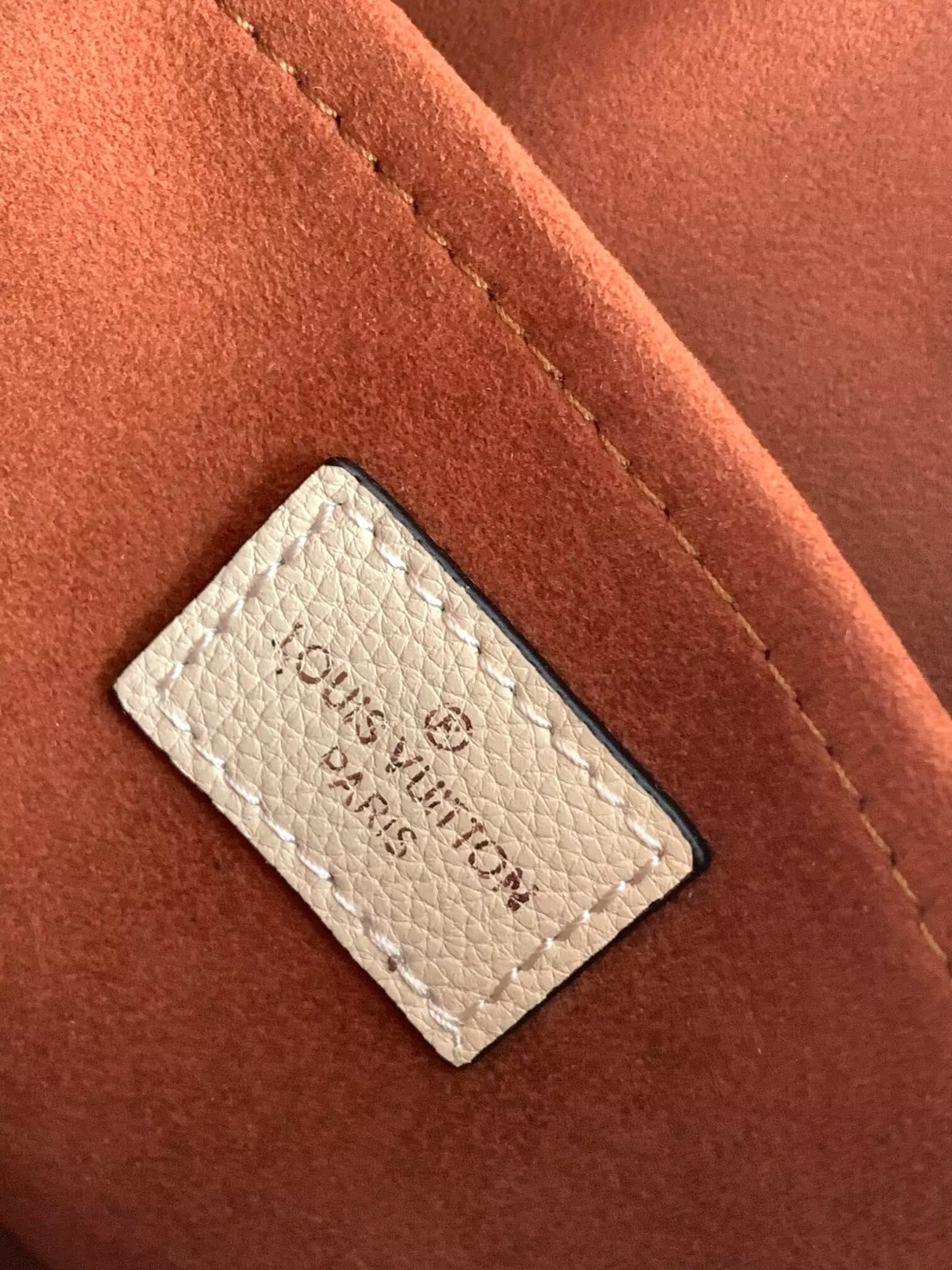 LV Hand It All PM M24255 29x18x13cm