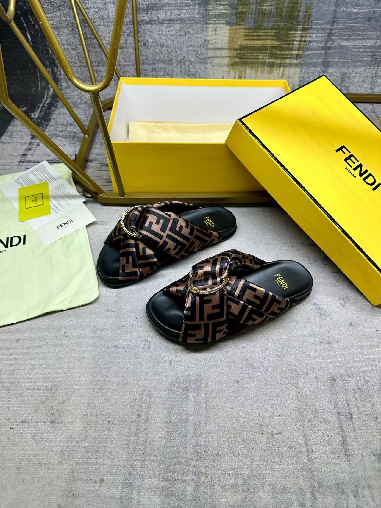 UA F**di FF Slides