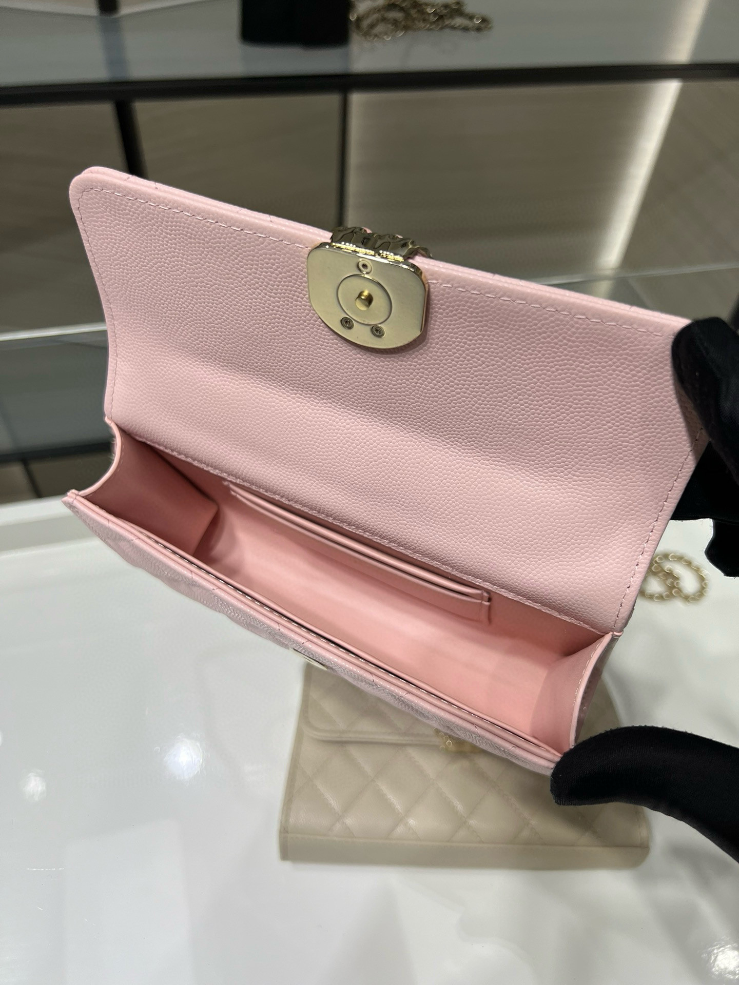 Chanel Kelly 23P AP3238 19x10x4.5cm