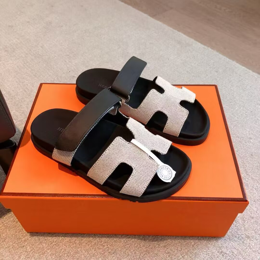 UA H**me5 Chypre Sandal