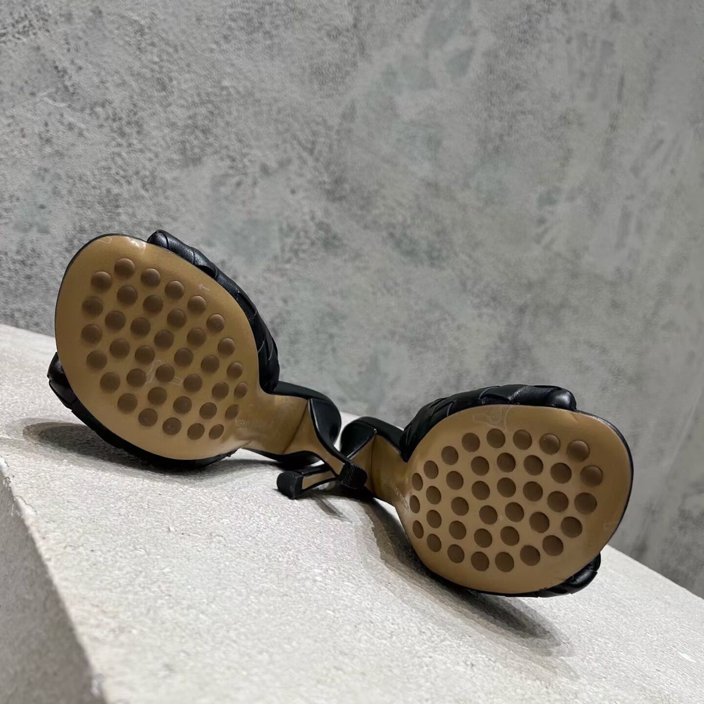 UA B0tt*ga Ven*ta Blink Slides