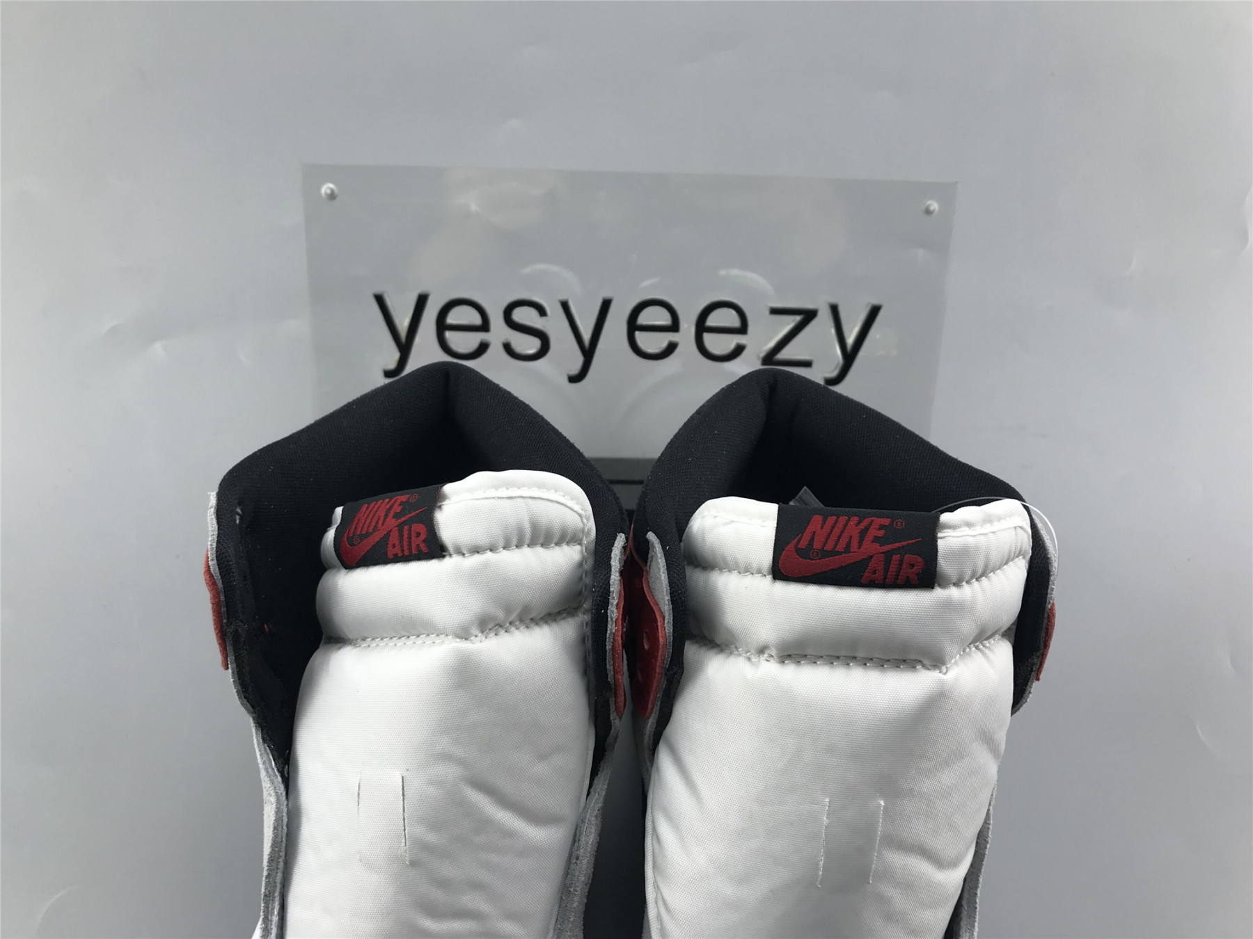 UA AIR JORDAN 1 RETRO HIGH LIGHT SMOKE GREY