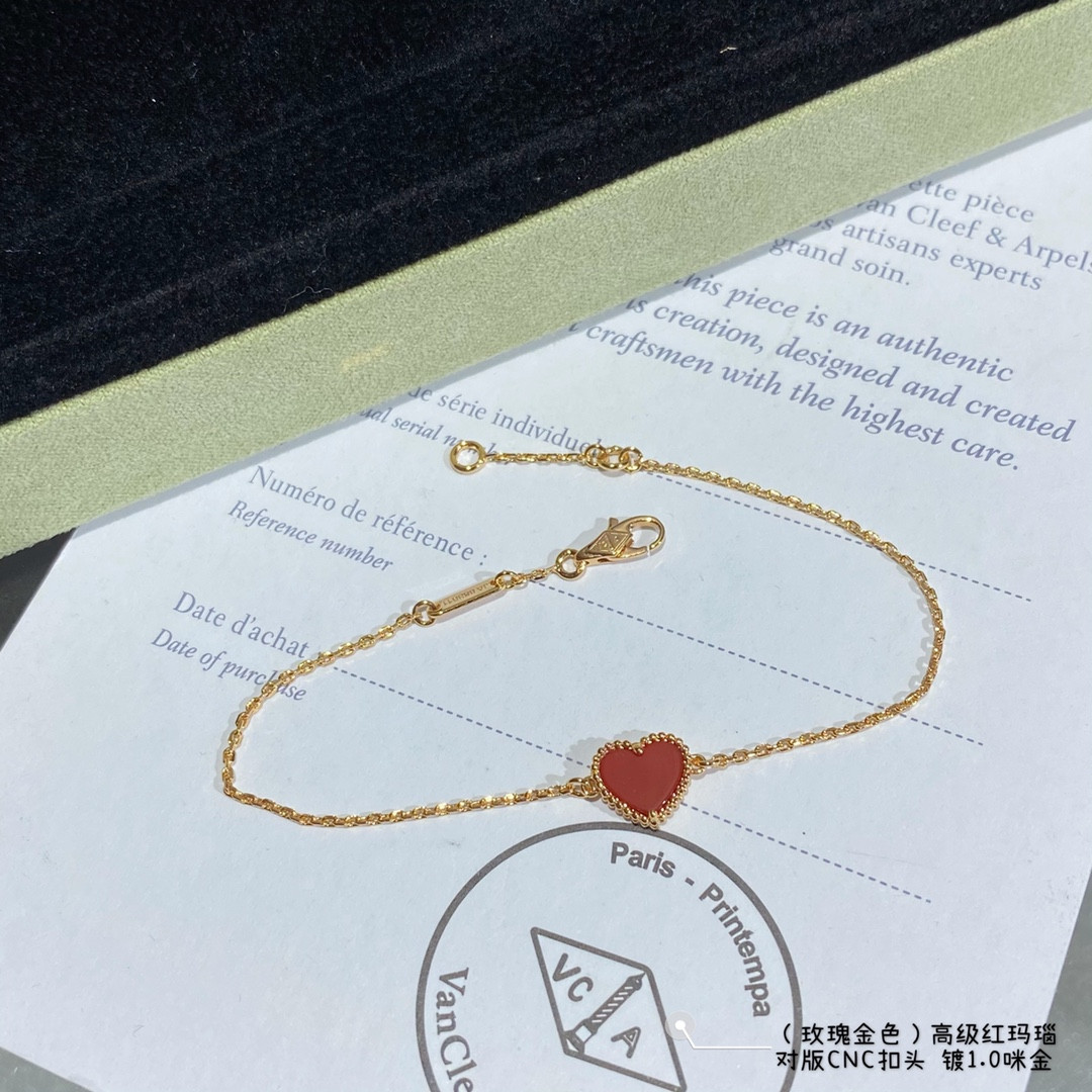 V*n Cl**f & Arpels High-grade red agate heart-shaped love Bracelet