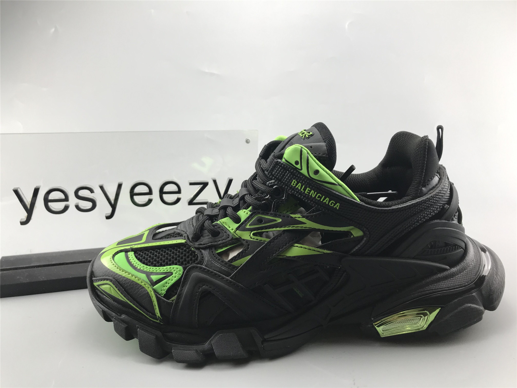 UA TRACK.2 SNEAKER NOIR VERT