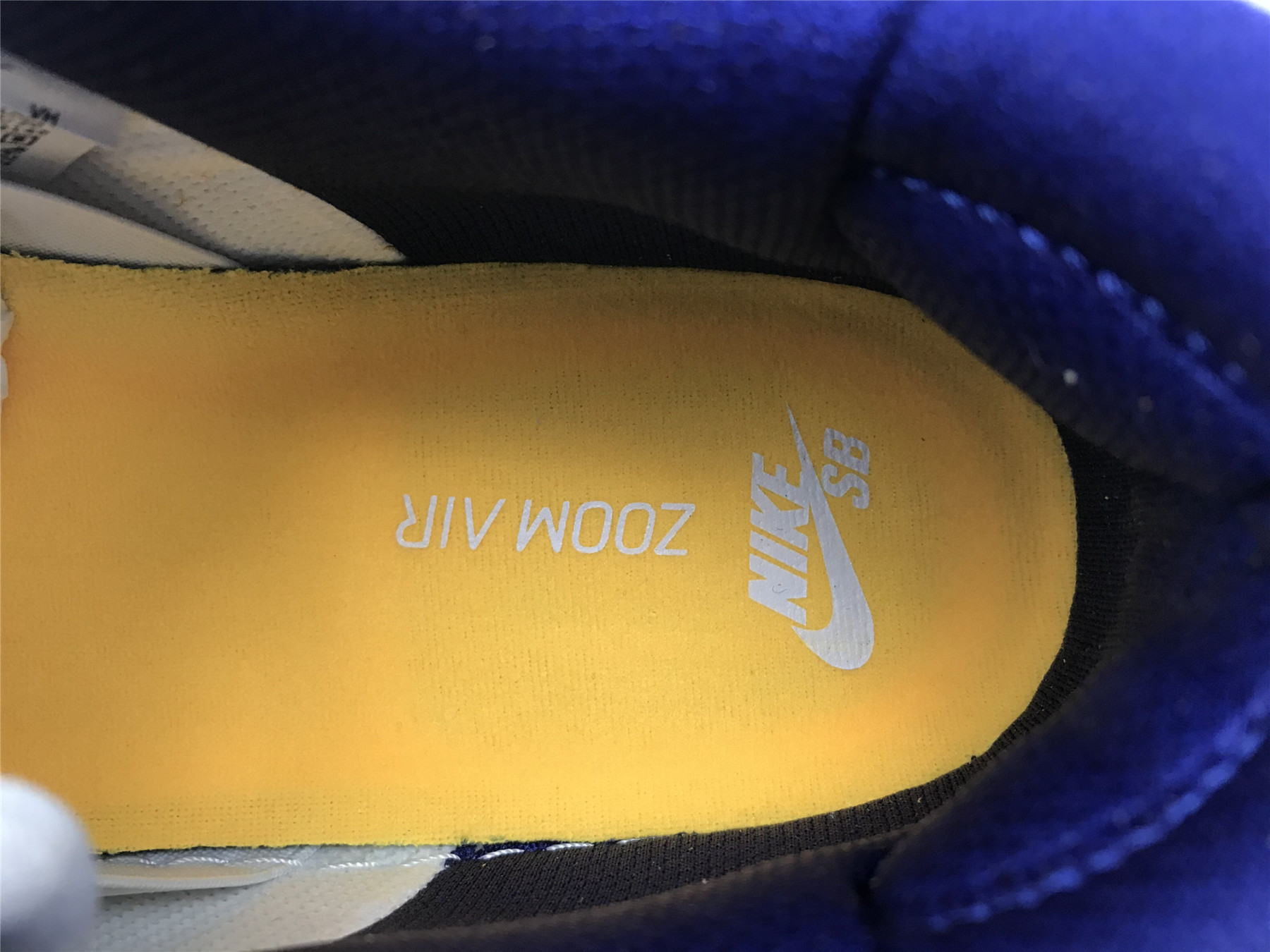 UA NIKE DUNK LOW PRO SB "LASER ORANGE"