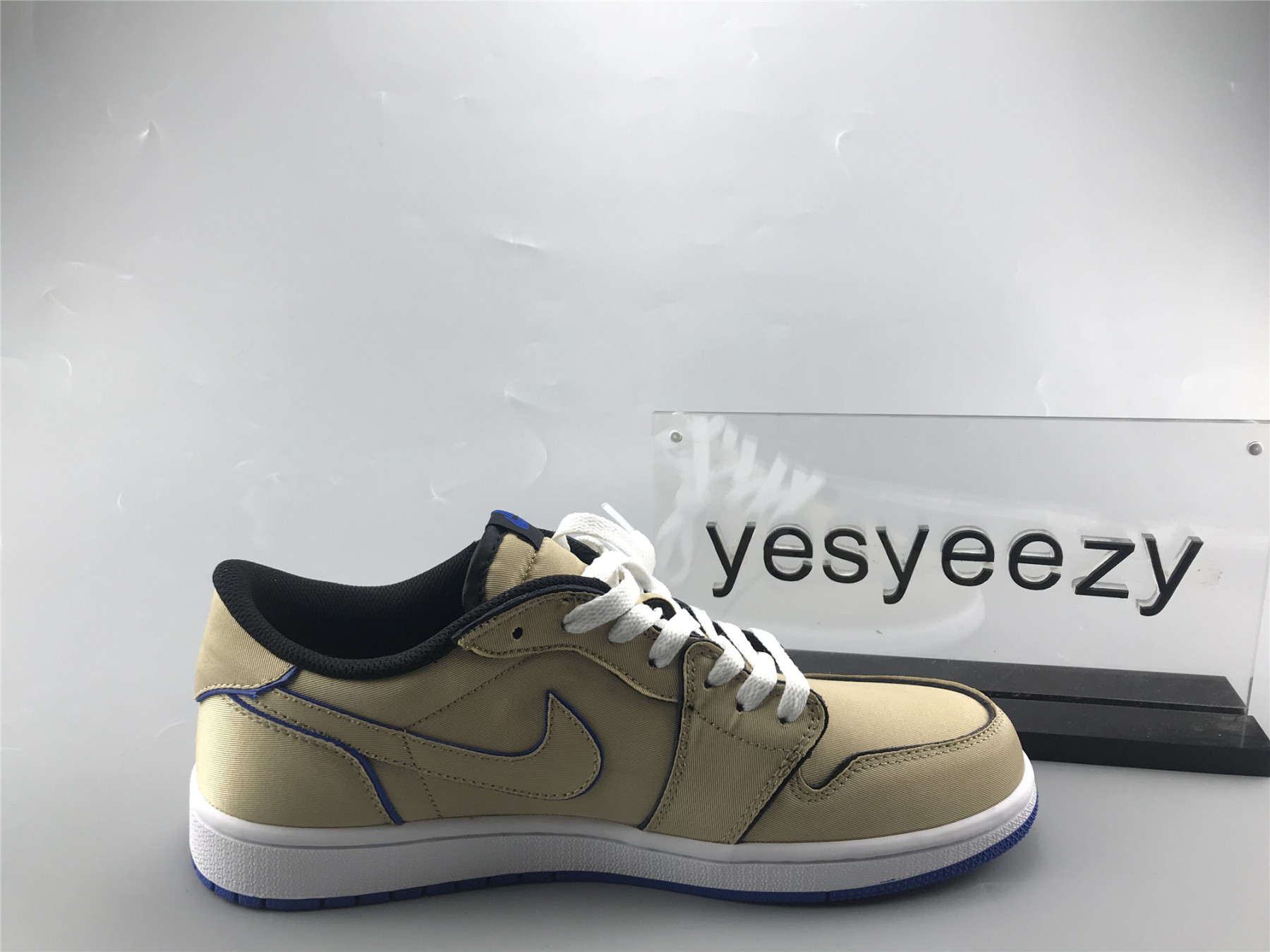 UA NIKE SB AIR JORDAN 1 LOW QS "DESERT ORE"