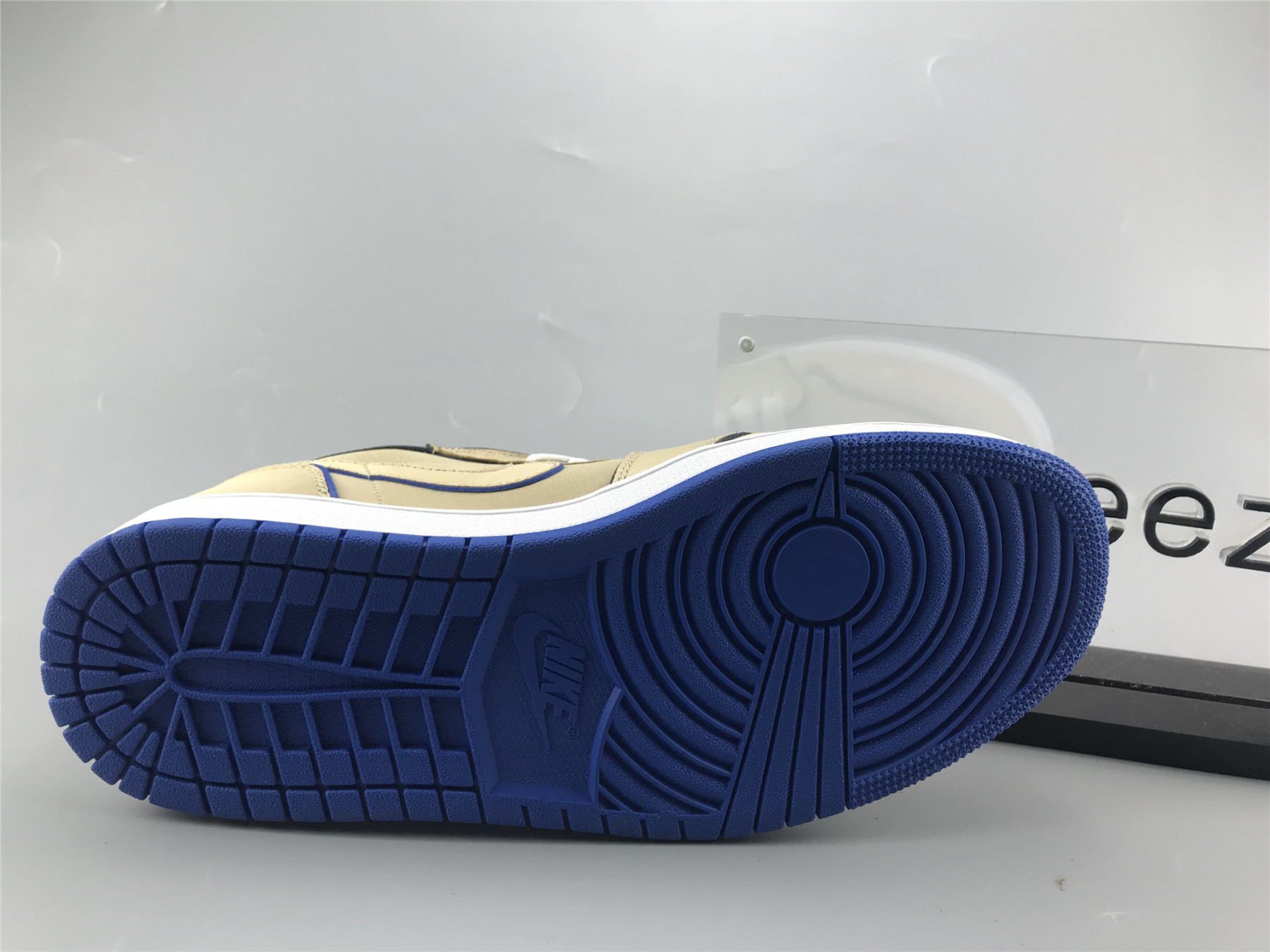 UA NIKE SB AIR JORDAN 1 LOW QS "DESERT ORE"