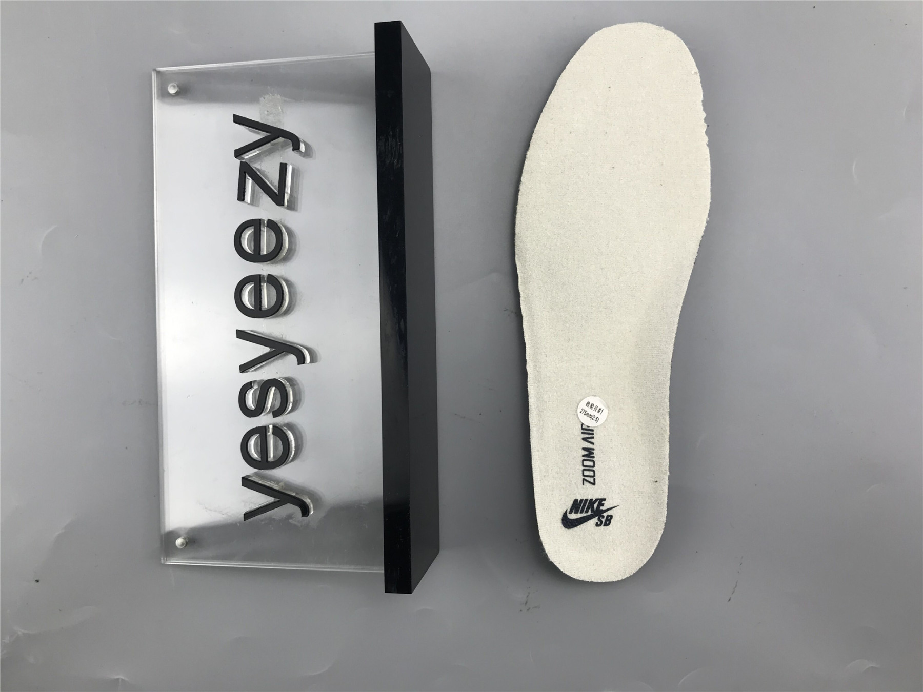 UA INSTANT SKATEBOARDS NIKE SB DUNK LOW