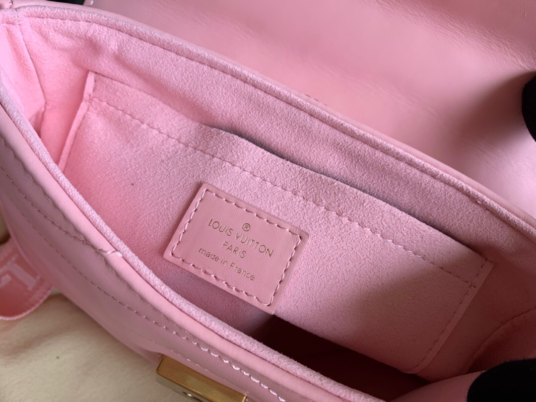 L0vis Vvtt0n NEW WAVE MULTI-POCHETTE M56468