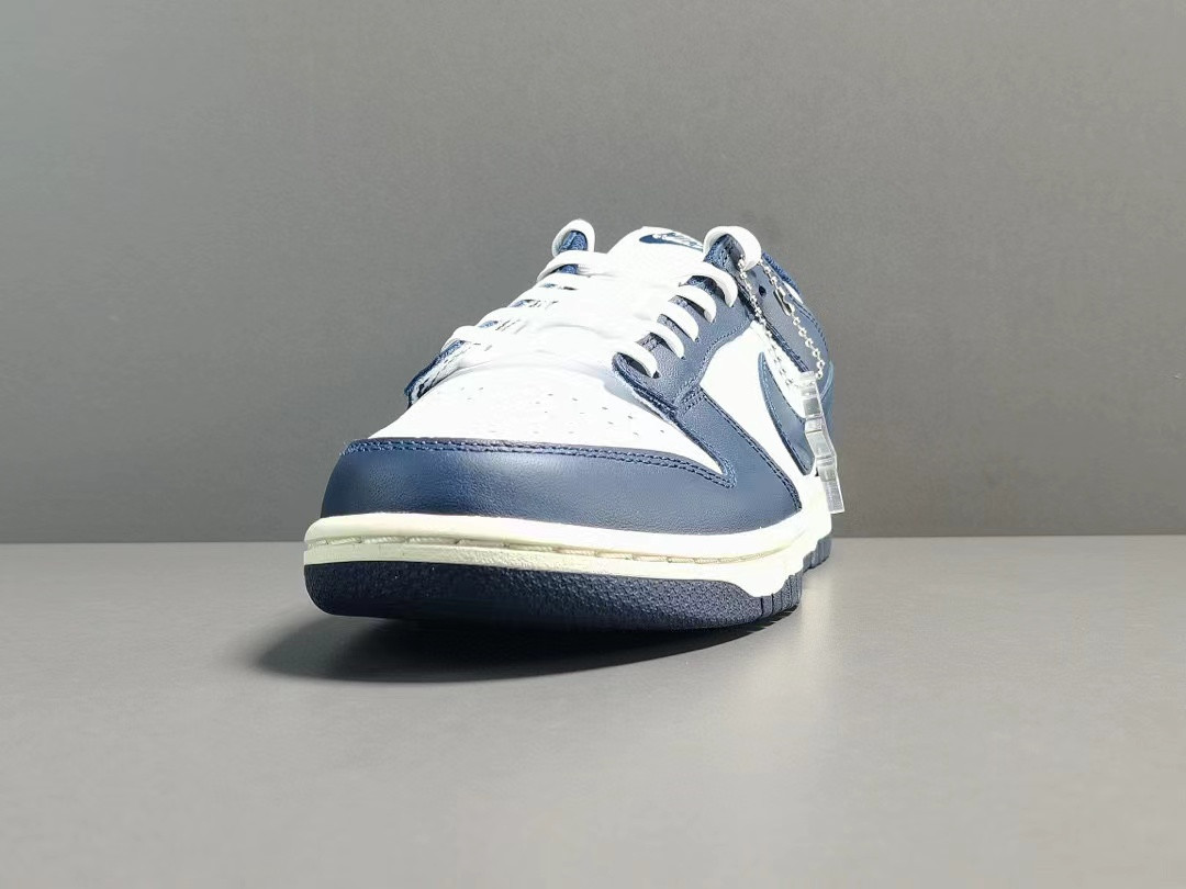 UA NIKE WMNS DUNK LOW 