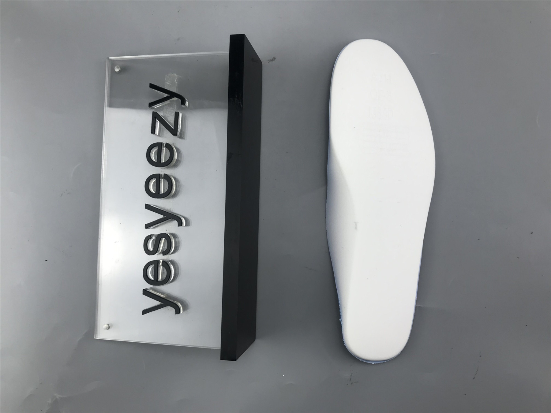 UA AIR JORDAN 3 RETRO "VARSITY ROYAL"