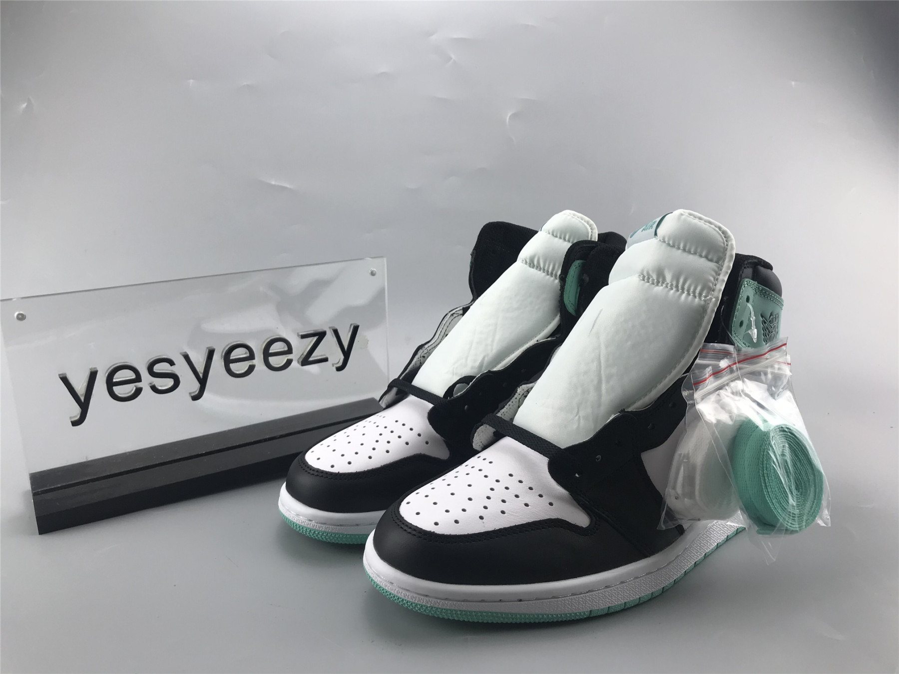 UA AIR JORDAN 1 RETRO HIGH OG NRG "IGLOO"