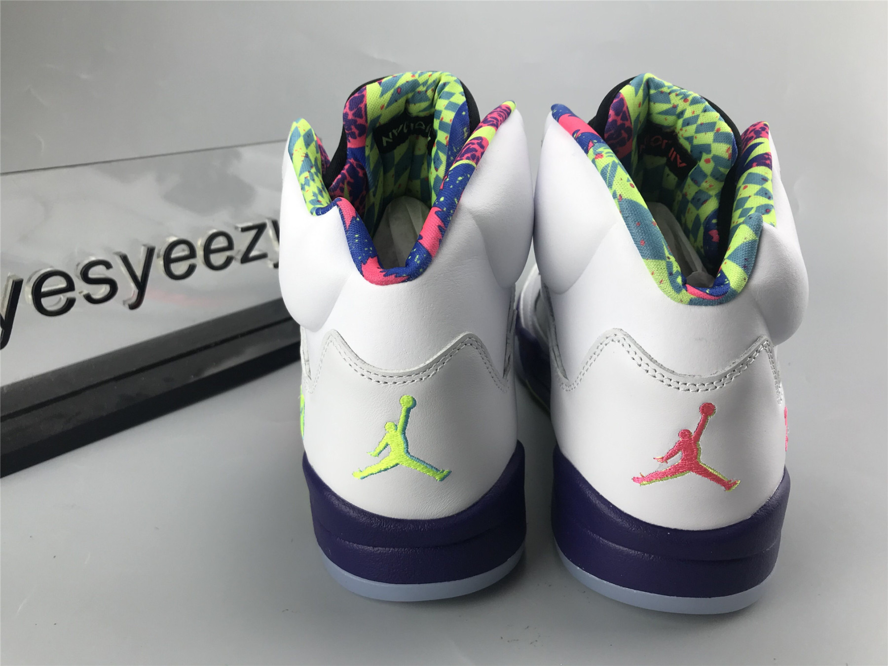 UA AIR JORDAN 5 RETRO 