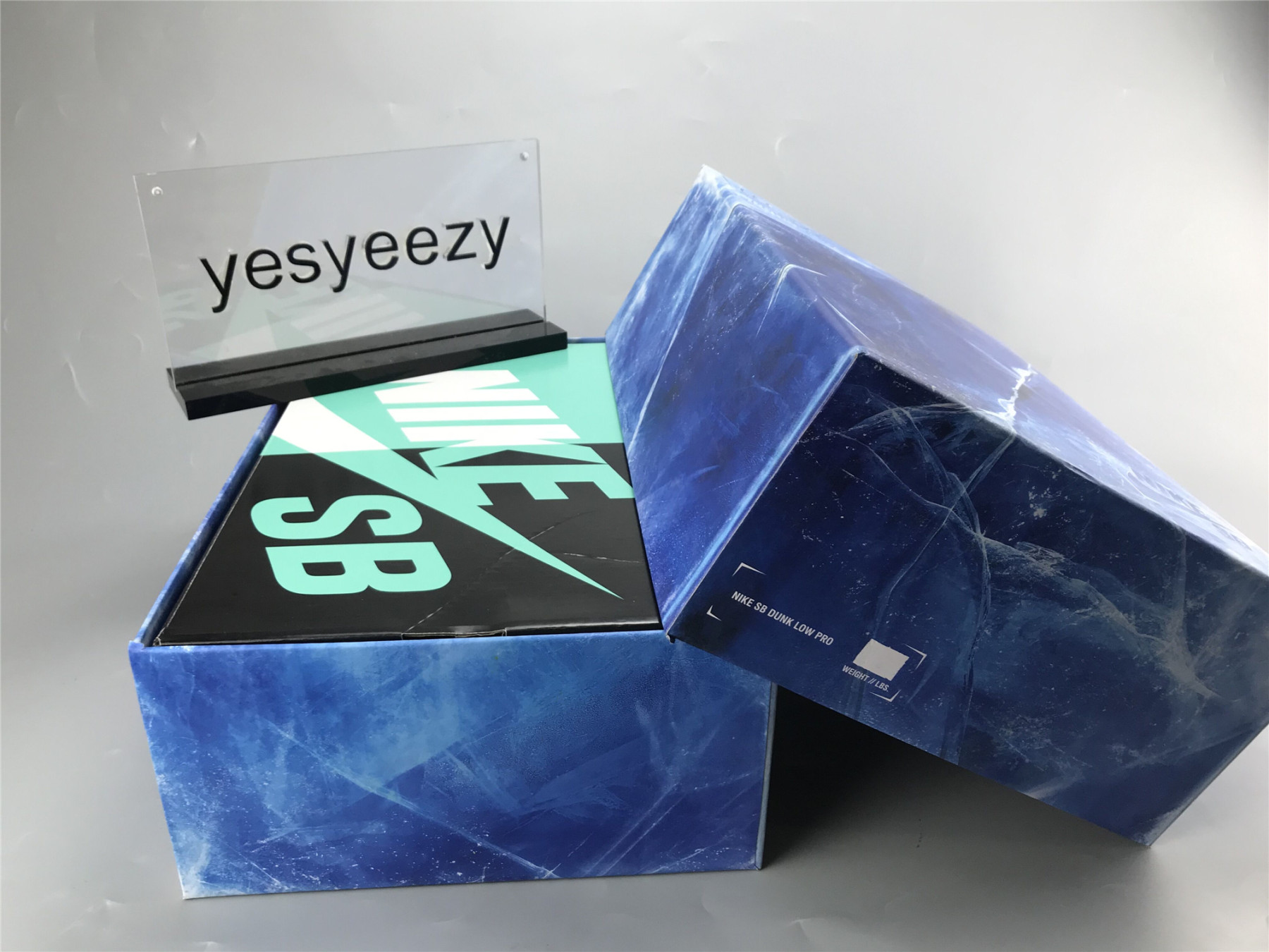 UA NIKE SB DUNK LOW PRO OG QS 