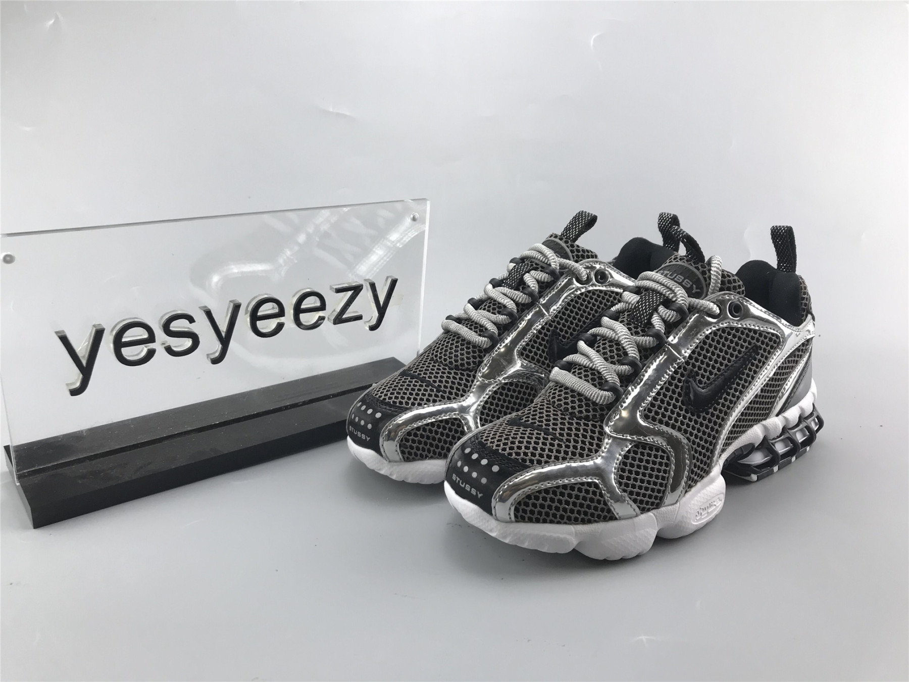 UA NIKE STUSSY X AIR ZOOM SPIRIDON CAGED 