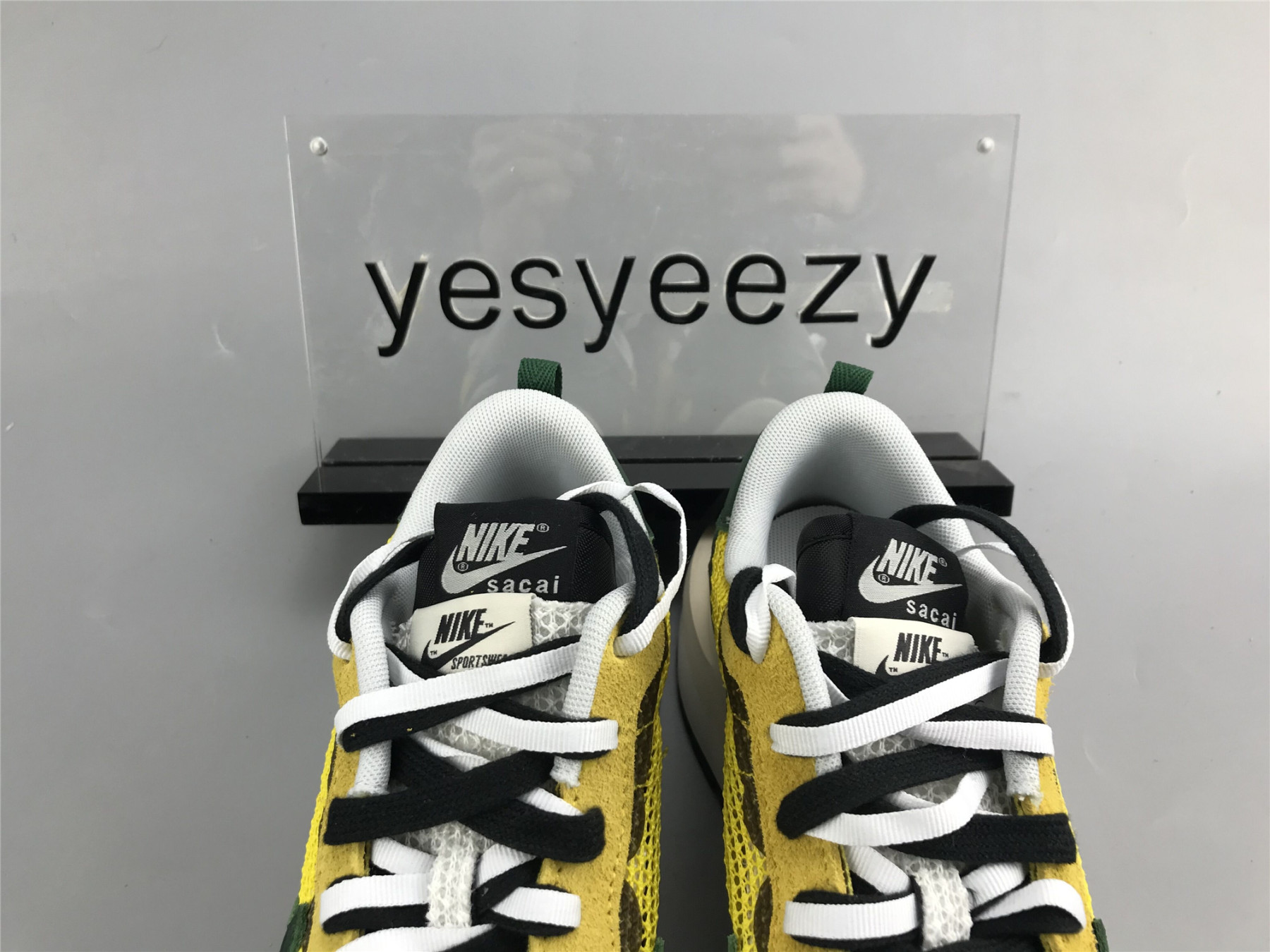 UA NIKE SACAI X VAPORWAFFLE 