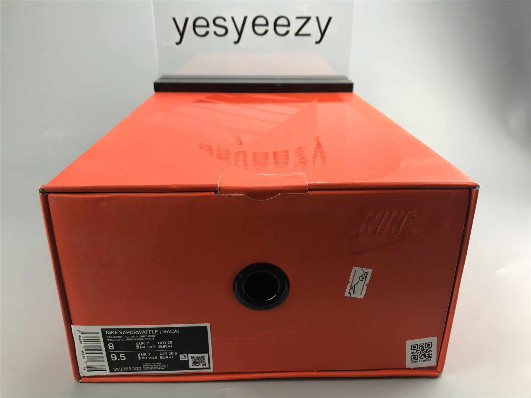 UA NIKE SACAI X VAPORWAFFLE 