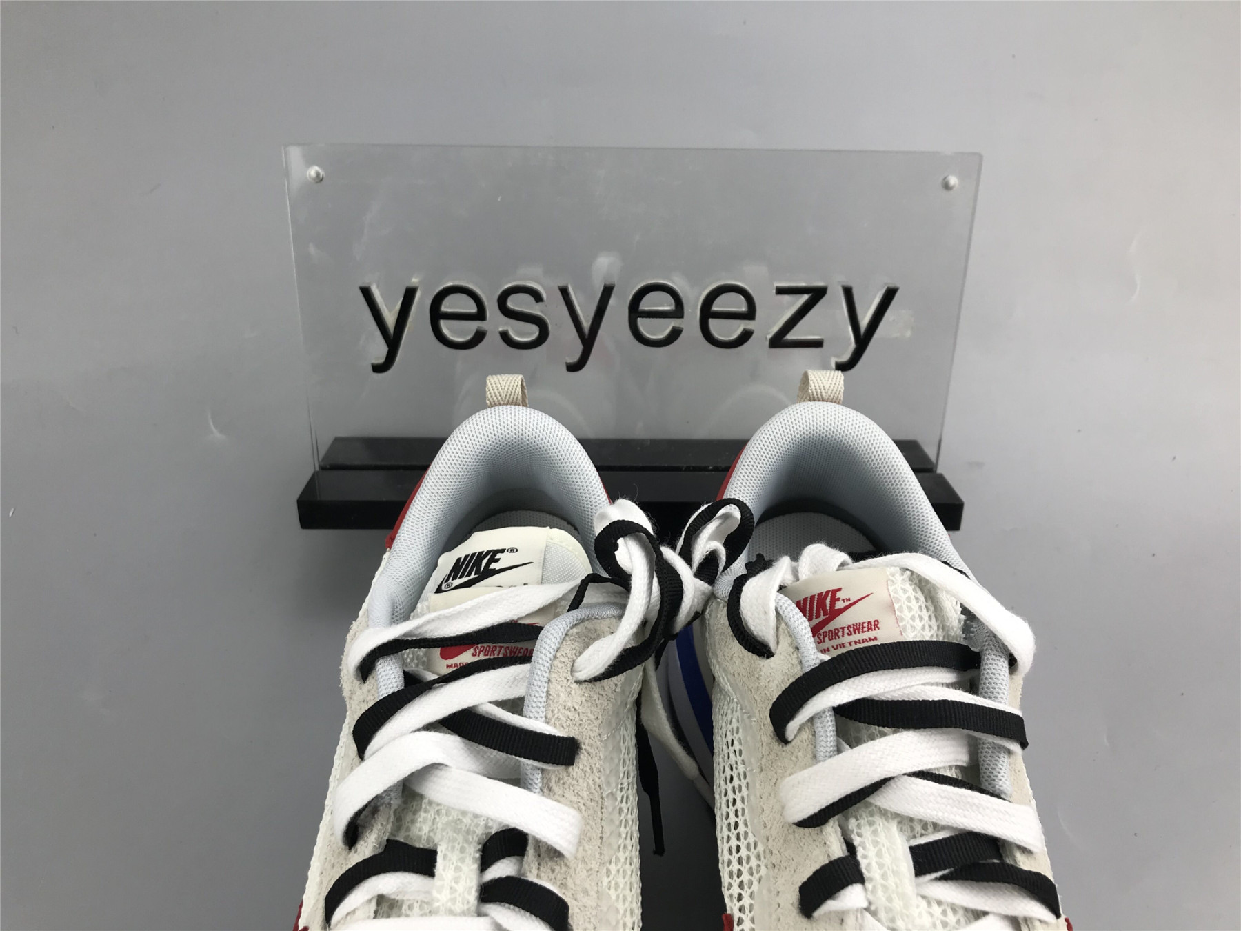 UA NIKE SACAI X VAPORWAFFLE 