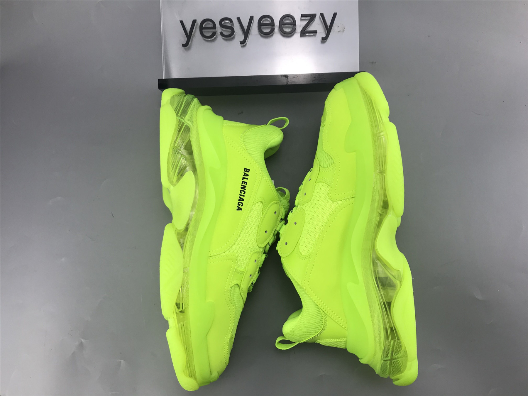 UA TRIPLE S CLEAR SOLE SNEAKER FLUORESCENT GREEN
