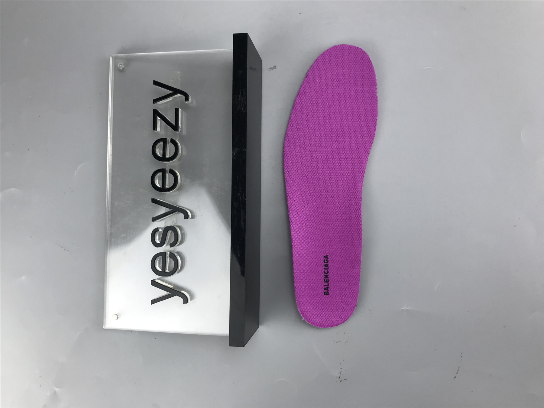 UA TRIPLE S CLEAR SOLE SNEAKER LETTER PLUM RED